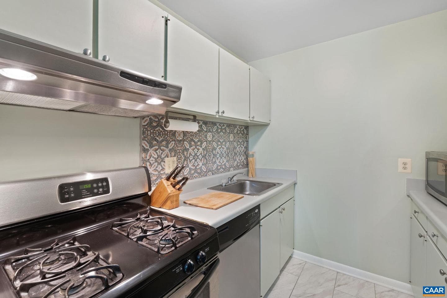 545 Burgoyne Rd #8 photo 10