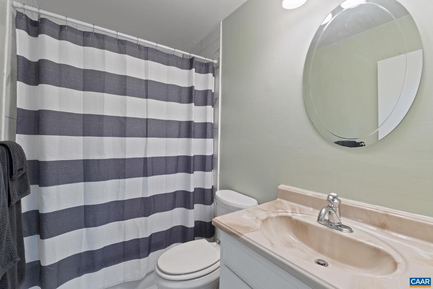545 Burgoyne Rd #8 photo 16