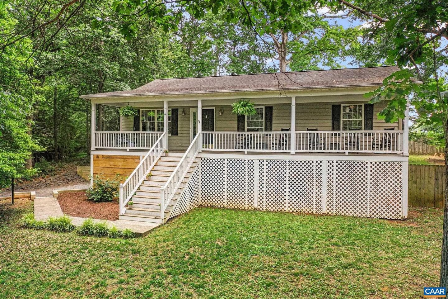 171 Whitethorn Ct photo 1