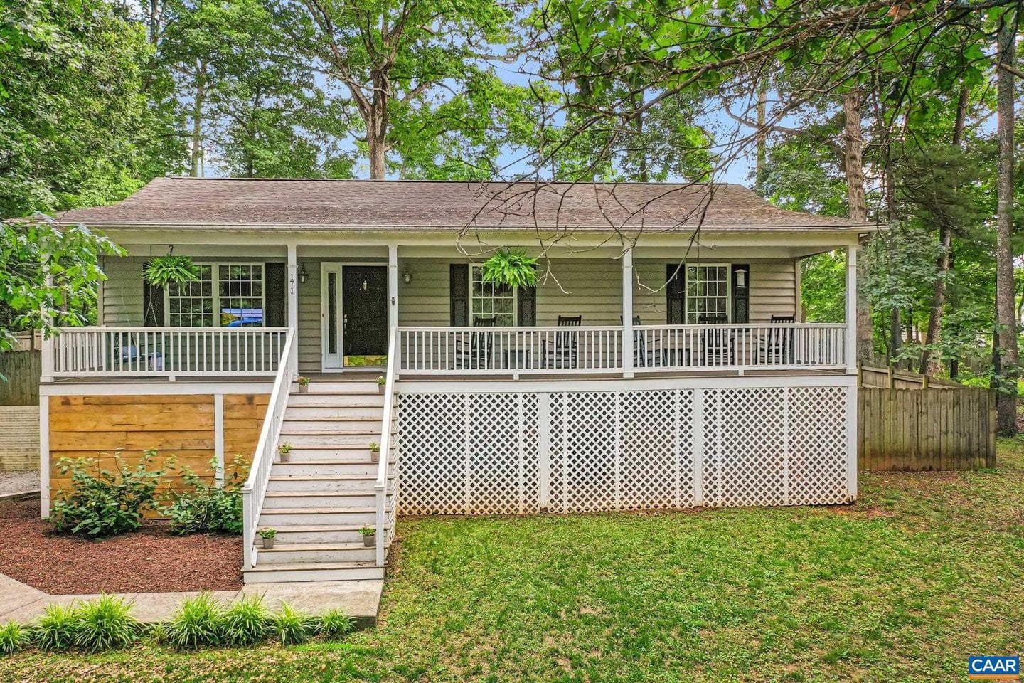 171 Whitethorn Ct photo 2