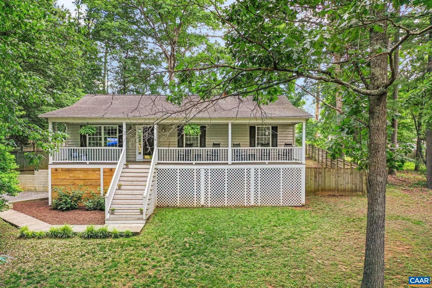 171 Whitethorn Ct photo 4