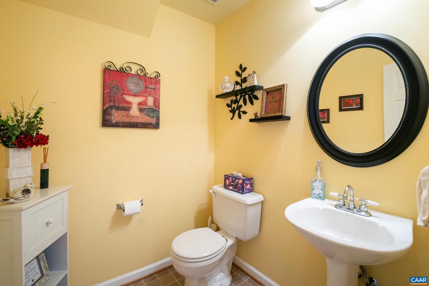 1500 Honeysuckle Ln photo 11