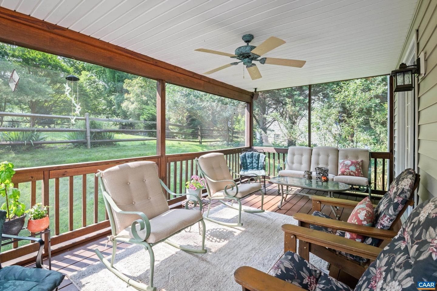 1500 Honeysuckle Ln photo 15