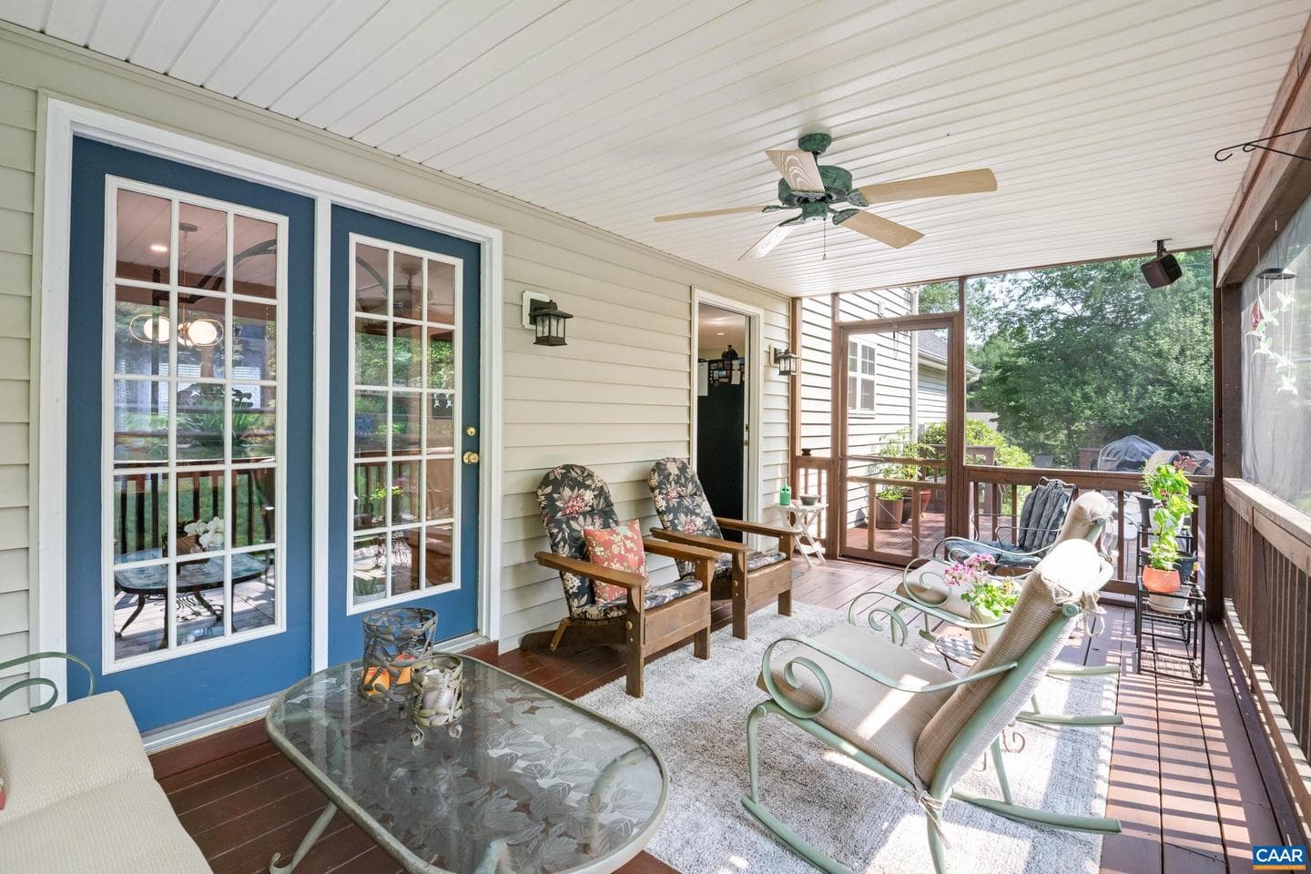 1500 Honeysuckle Ln photo 16