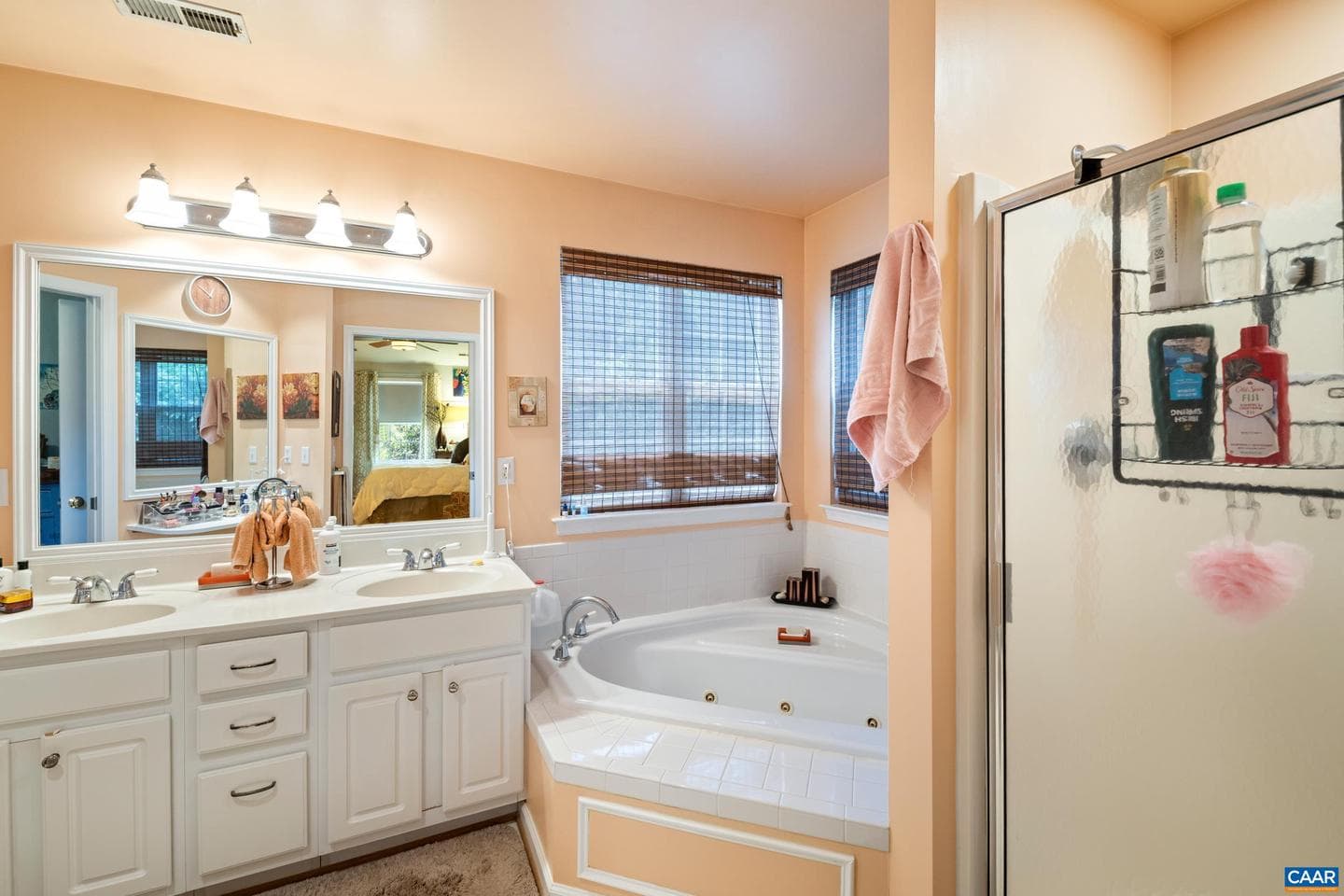 1500 Honeysuckle Ln photo 22