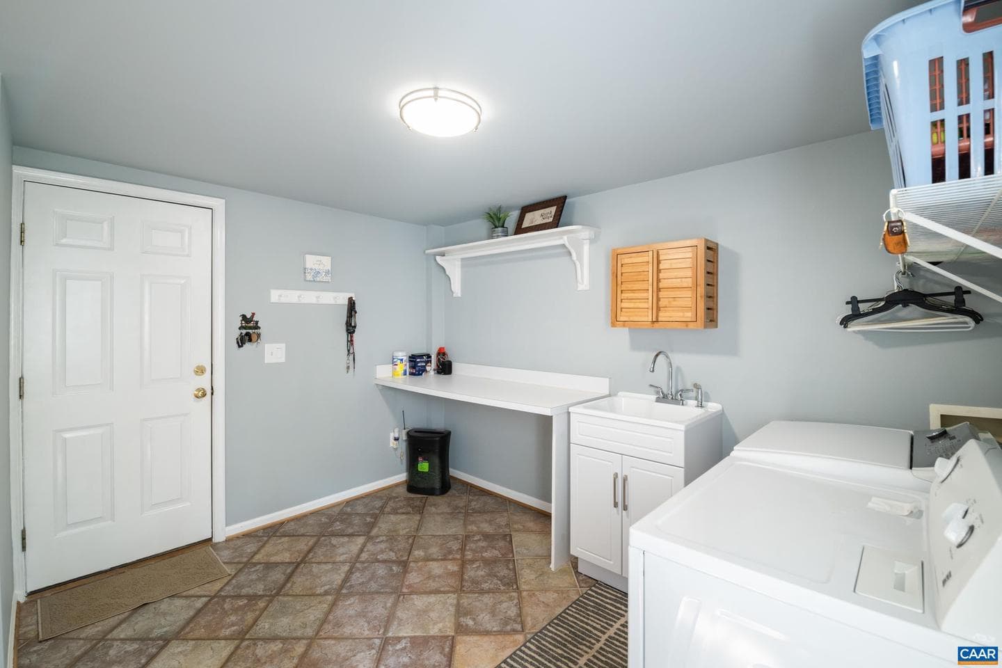 1500 Honeysuckle Ln photo 28