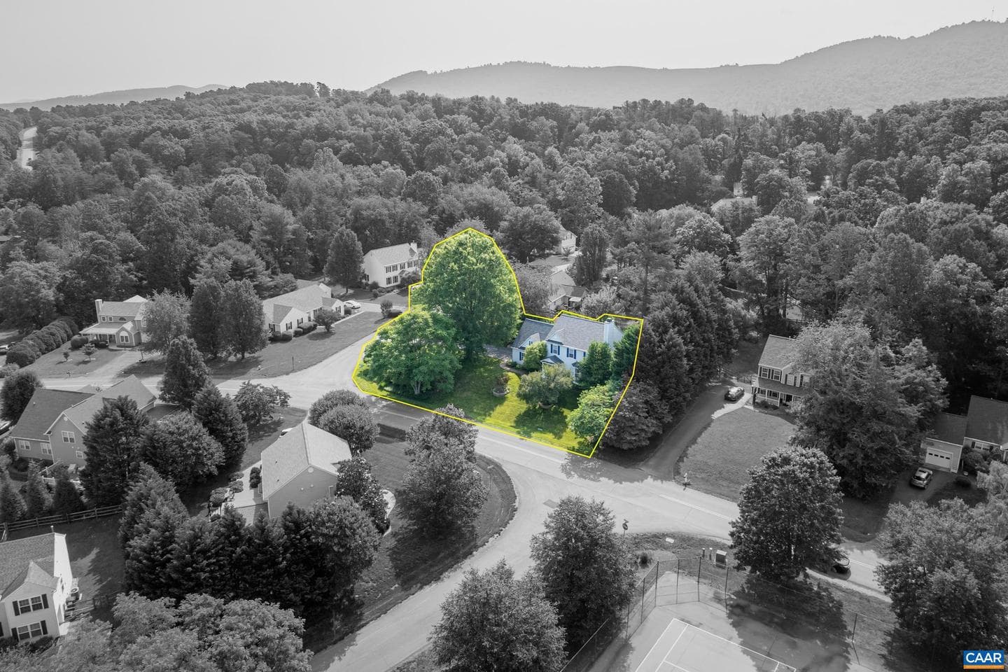 1500 Honeysuckle Ln photo 31
