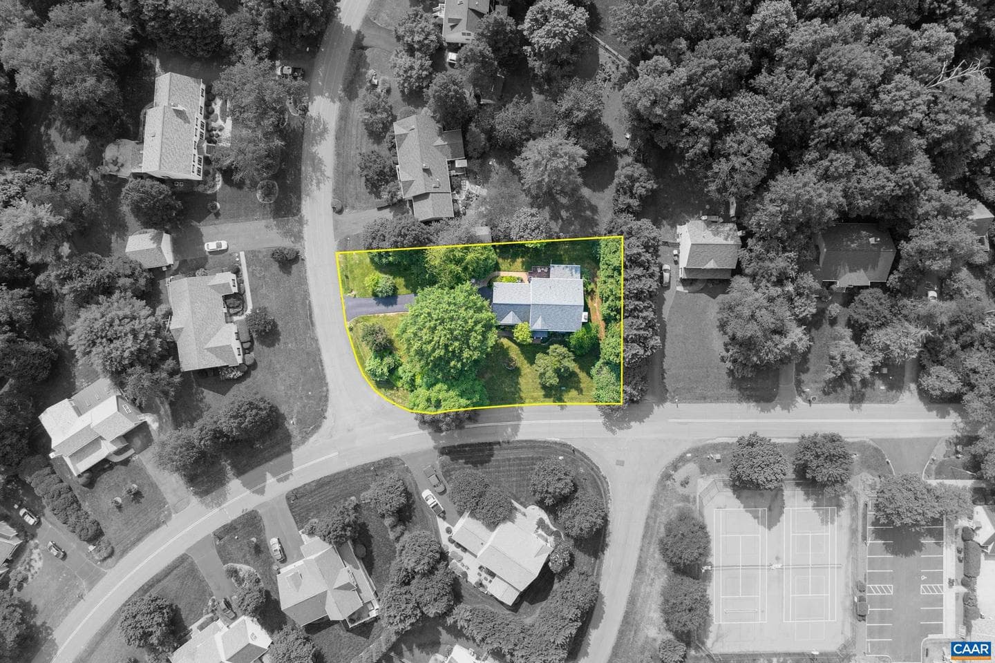 1500 Honeysuckle Ln photo 32