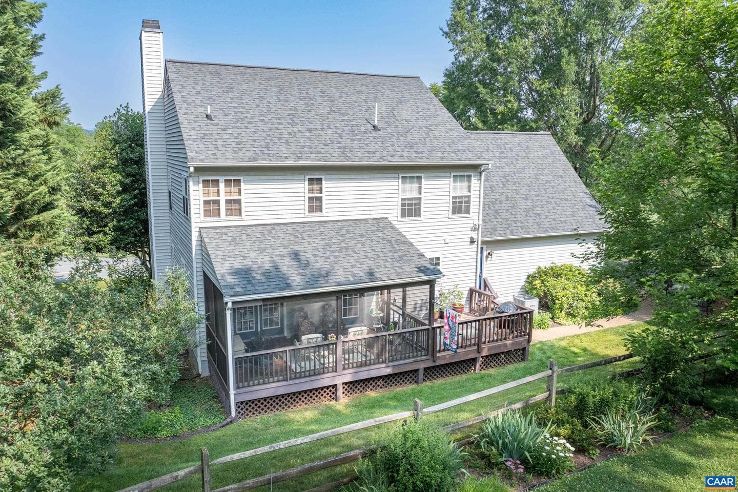 1500 Honeysuckle Ln photo 6