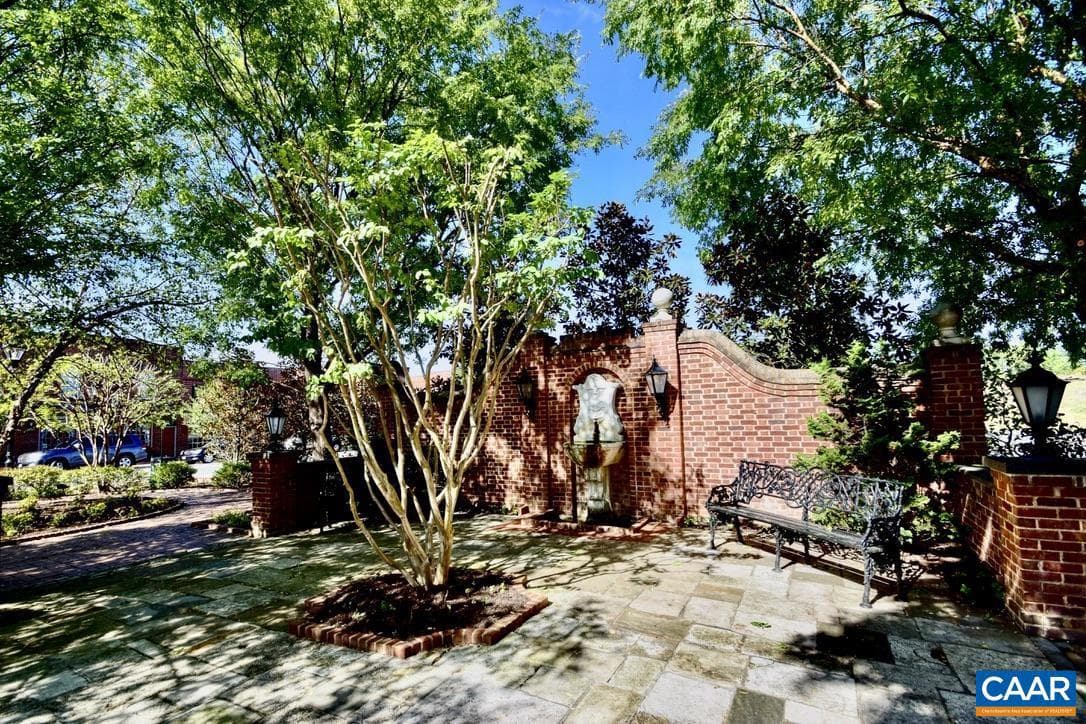 211 Martinsburg Ave photo 44