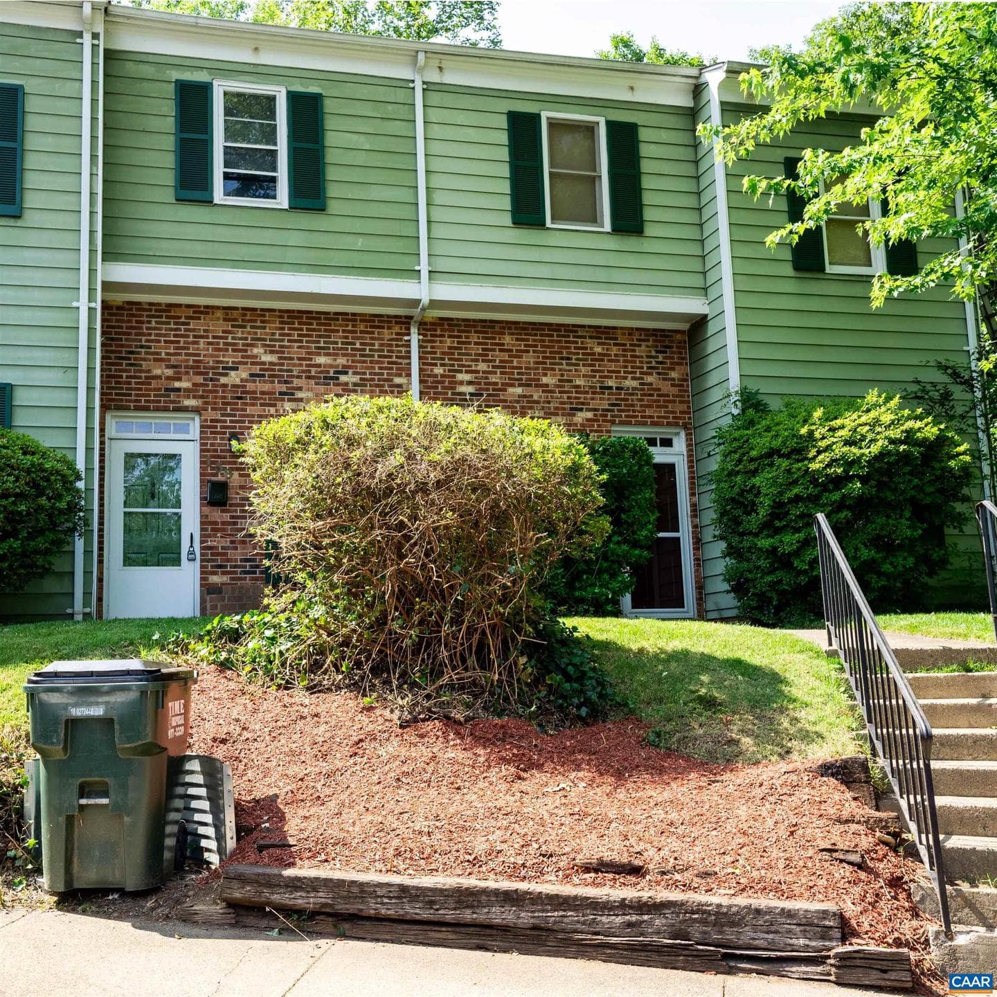 158 Scarborough Pl photo 2