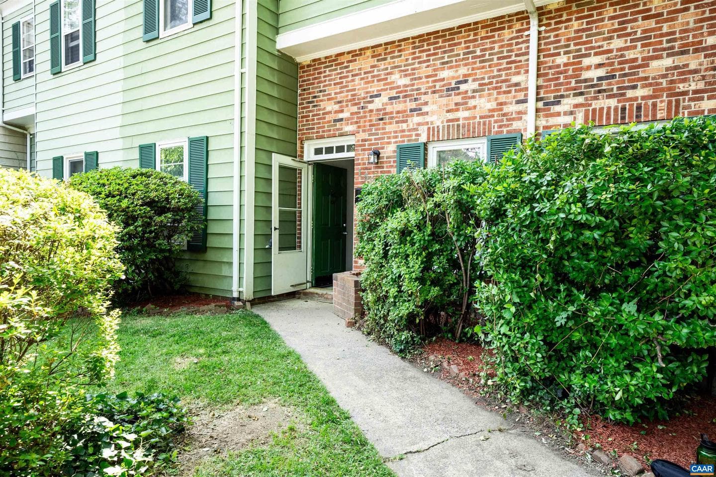 158 Scarborough Pl photo 3