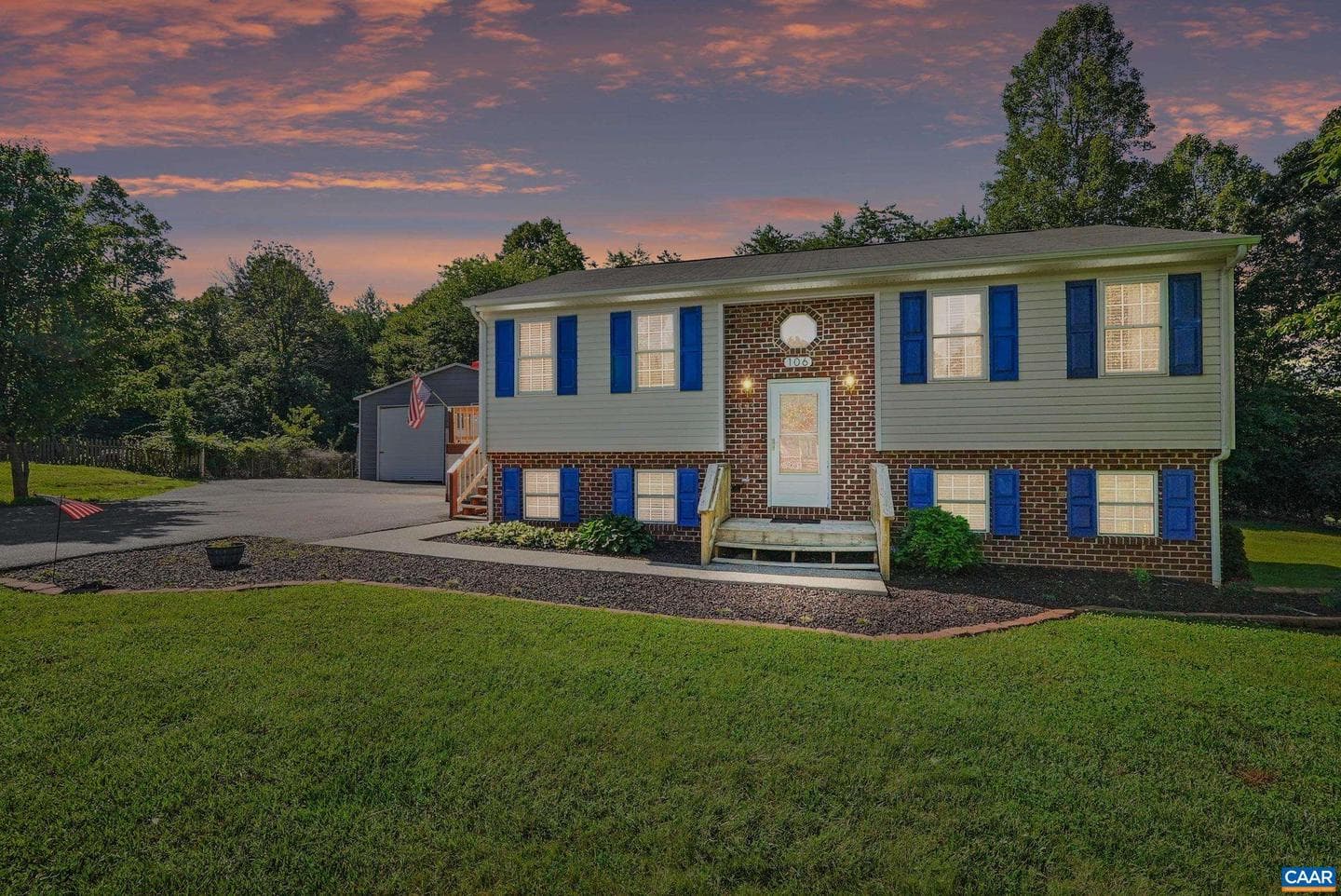 106 Alex Dr photo 3
