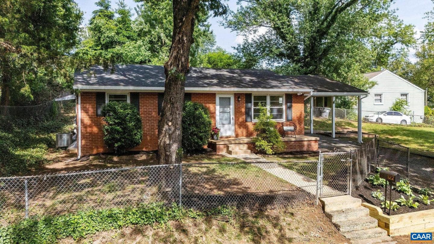 122 Westerly Ave photo 28