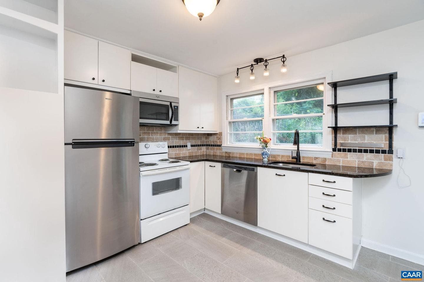 122 Westerly Ave photo 8