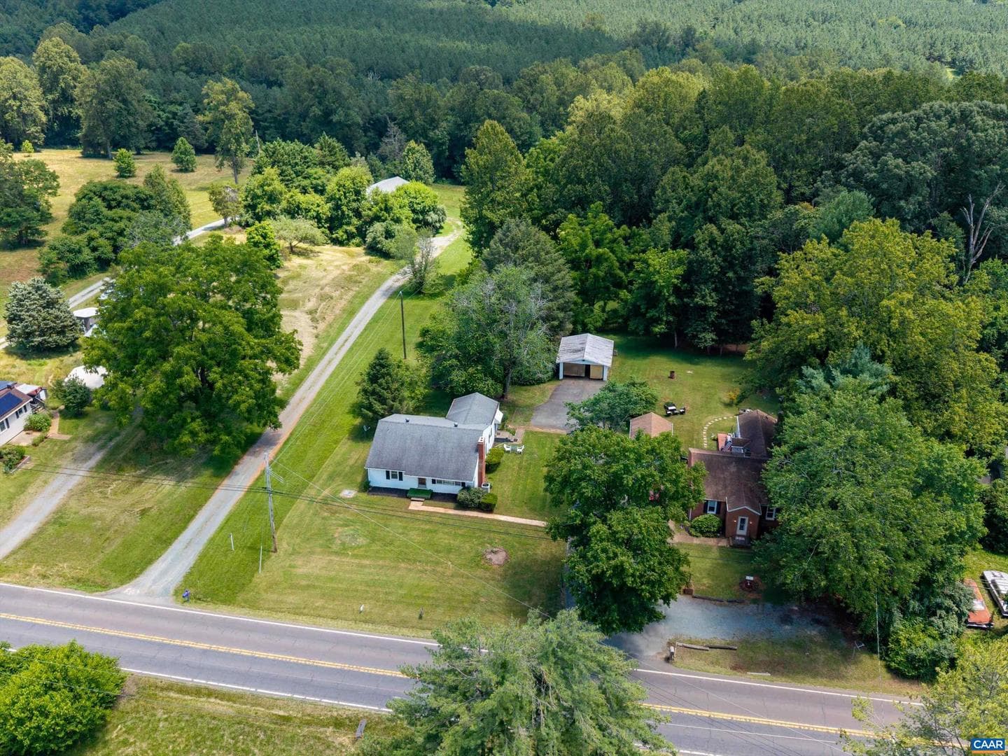 3035 Scottsville Rd photo 2