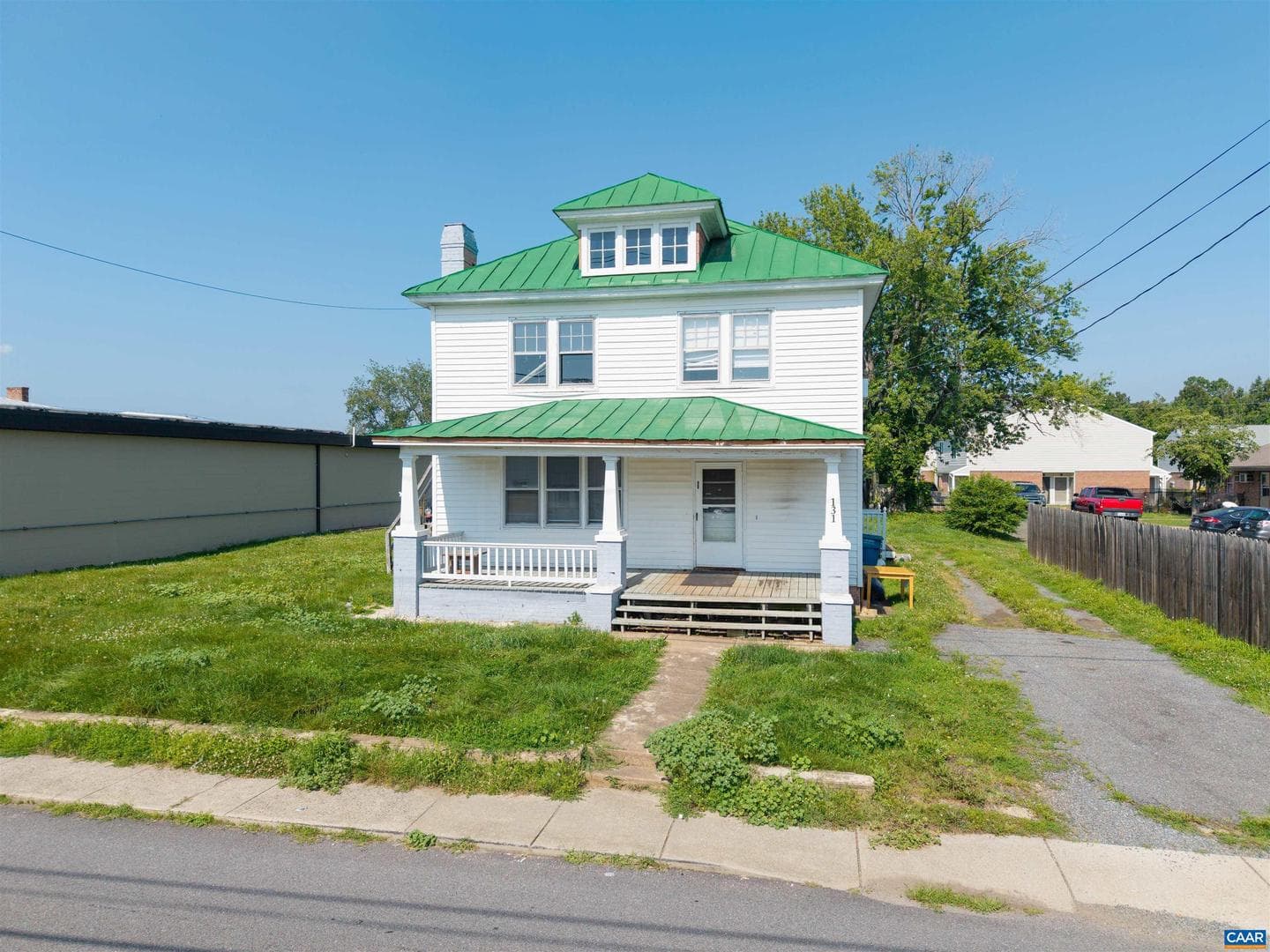131 Ford Ave photo 1