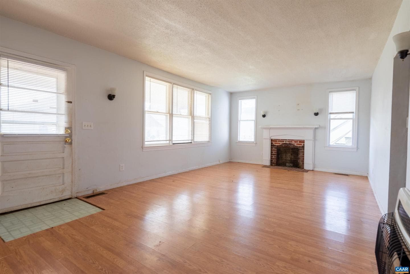 131 Ford Ave photo 12