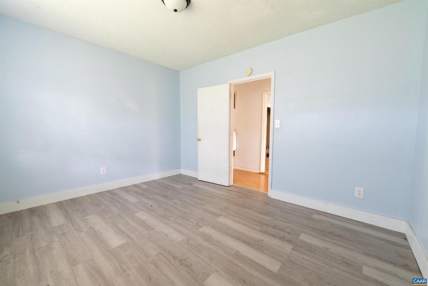 131 Ford Ave photo 26
