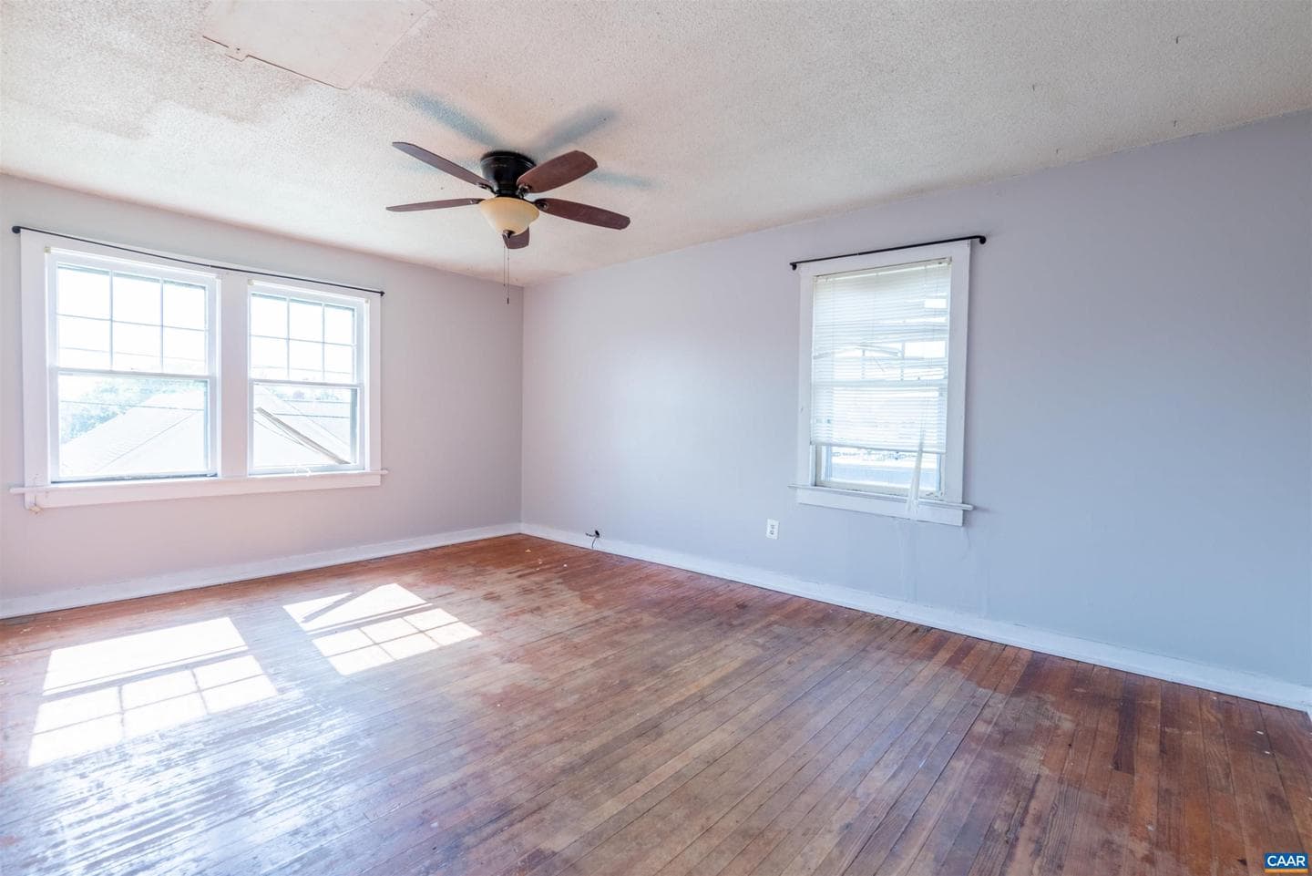 131 Ford Ave photo 33
