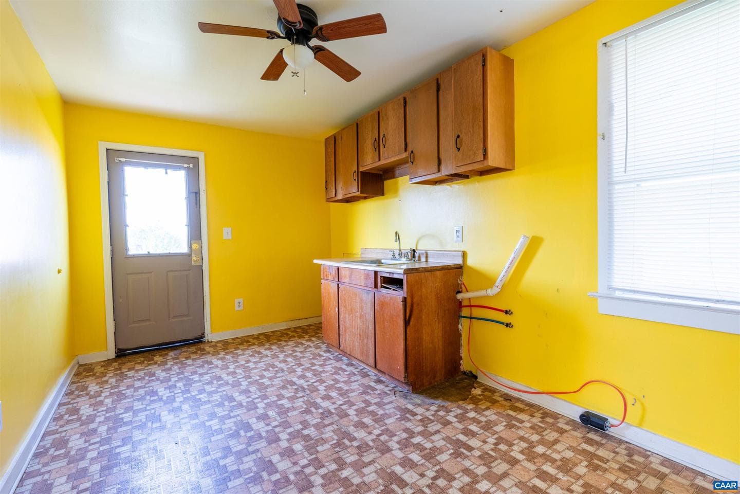131 Ford Ave photo 36