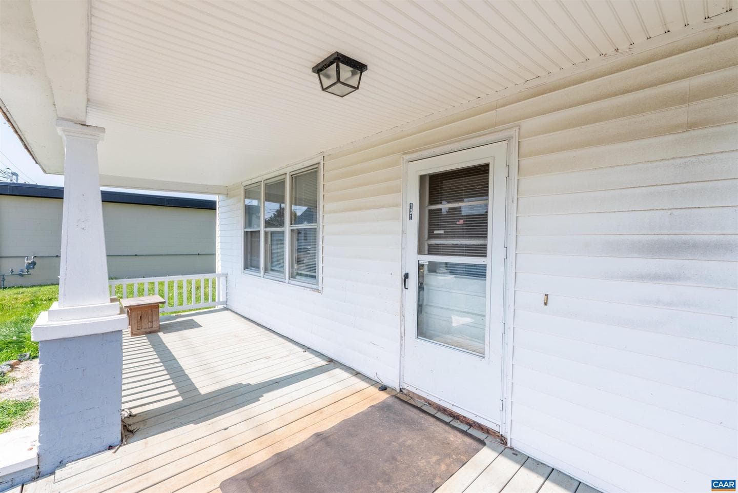 131 Ford Ave photo 8
