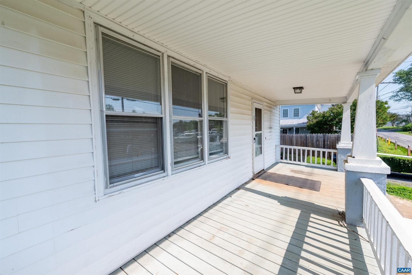 131 Ford Ave photo 9