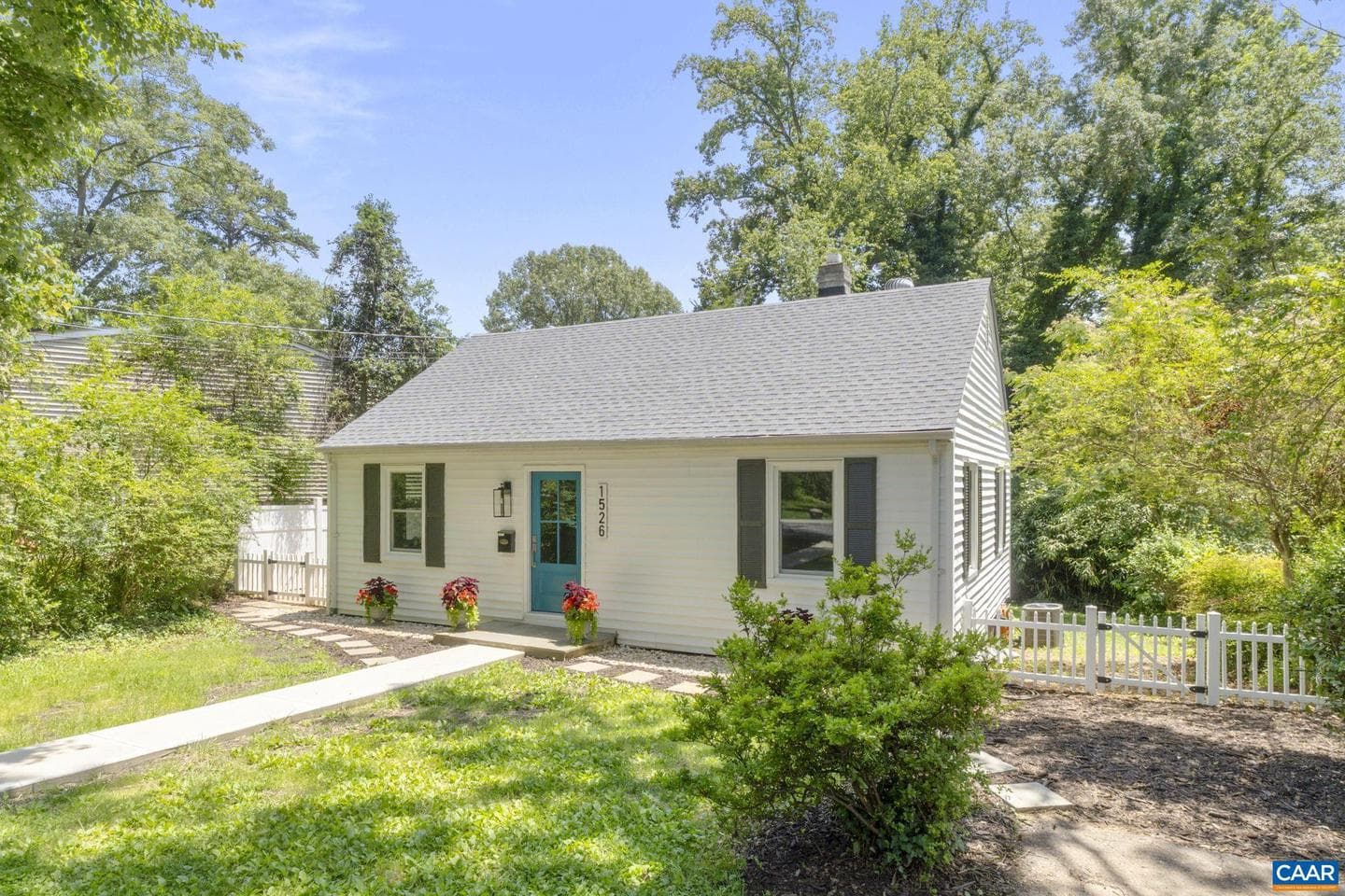 1526 Broad Ave photo 5