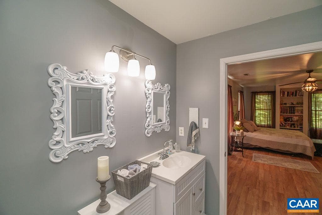 10810 Mountain Laurel Ct photo 43