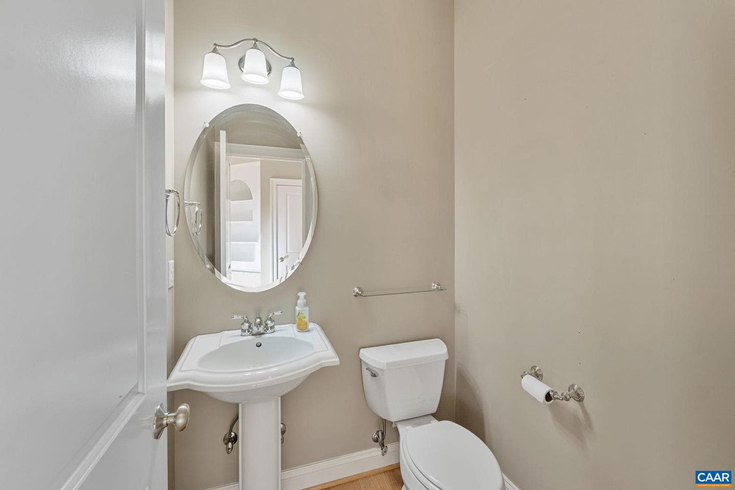 164 Glen Cir photo 16