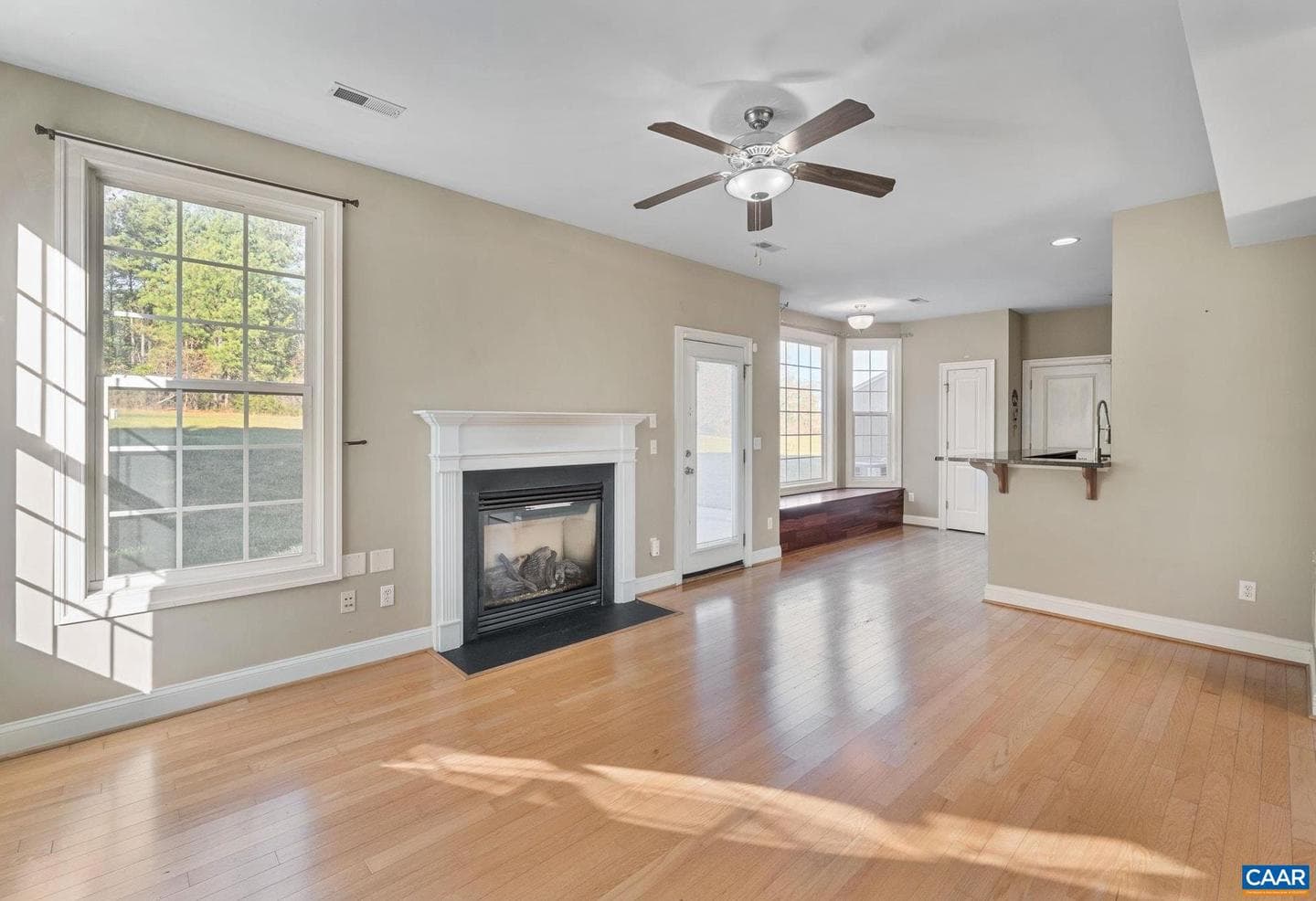 164 Glen Cir photo 18