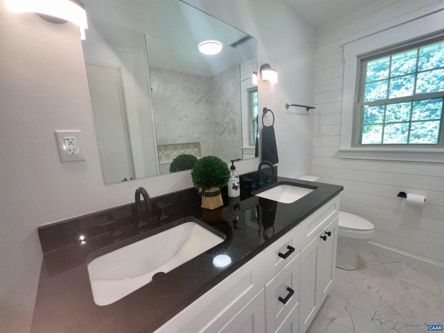 143 Lake Dr photo 12