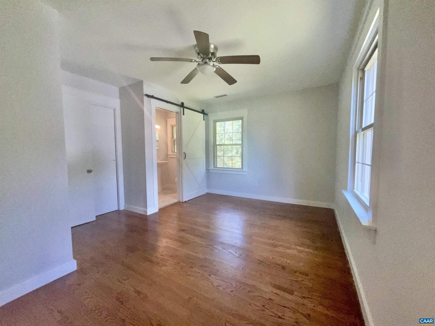143 Lake Dr photo 17