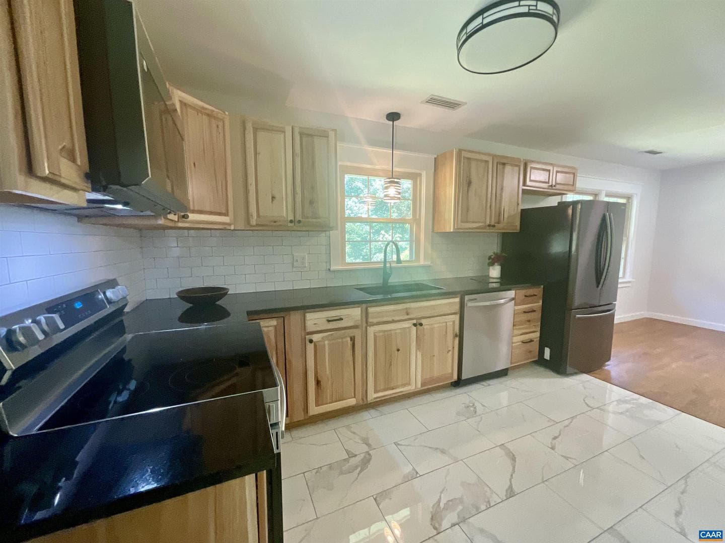 143 Lake Dr photo 9