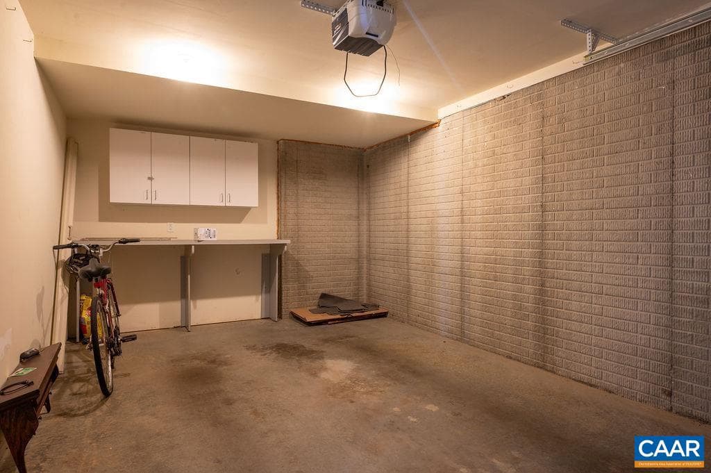 106 Melbourne Prk #E photo 4