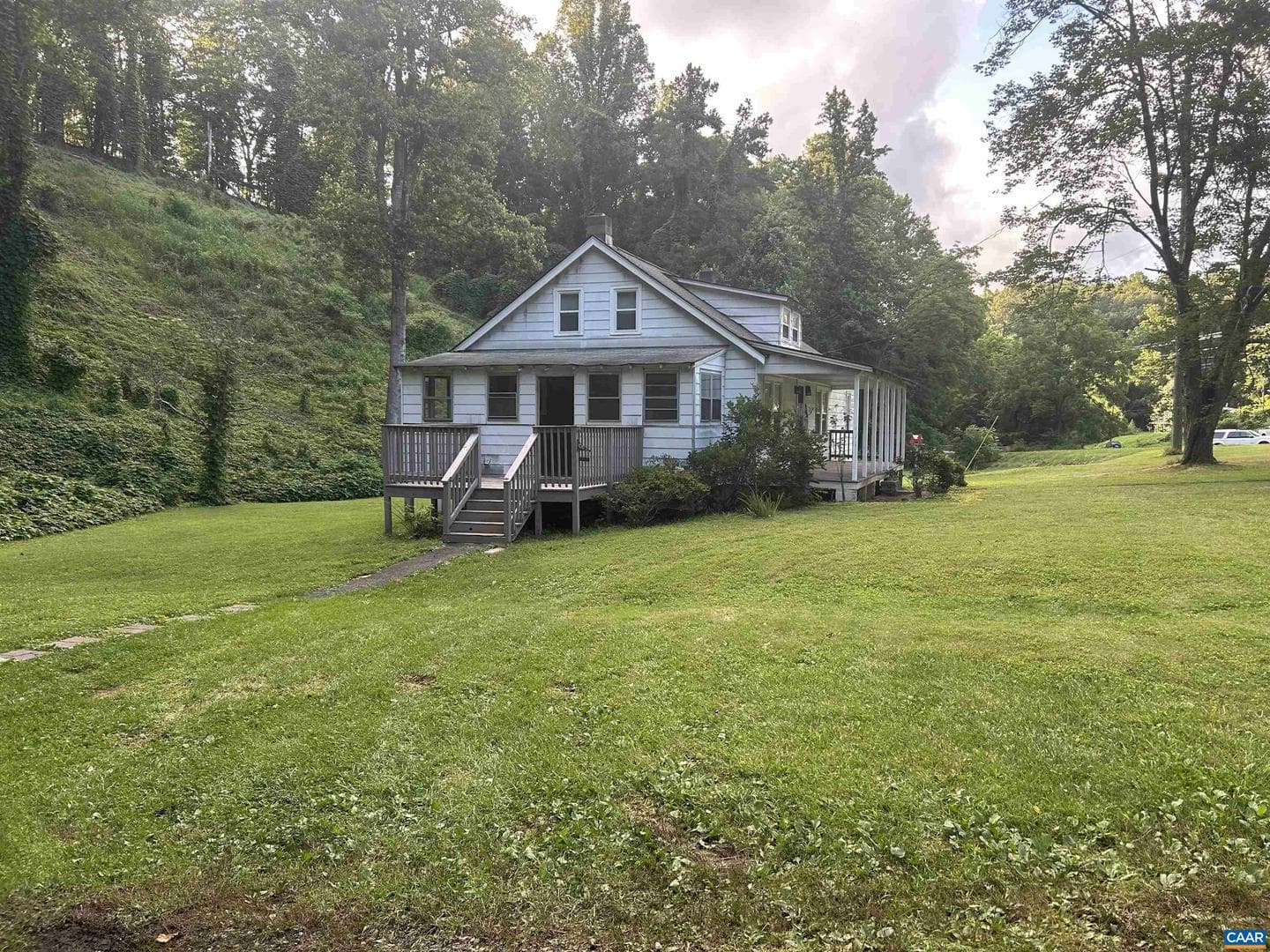 1863 River Rd photo 3