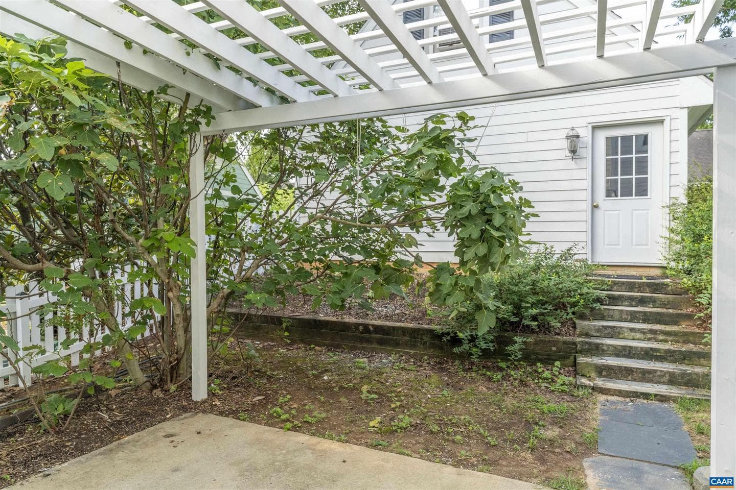 1875 Clay Dr photo 13