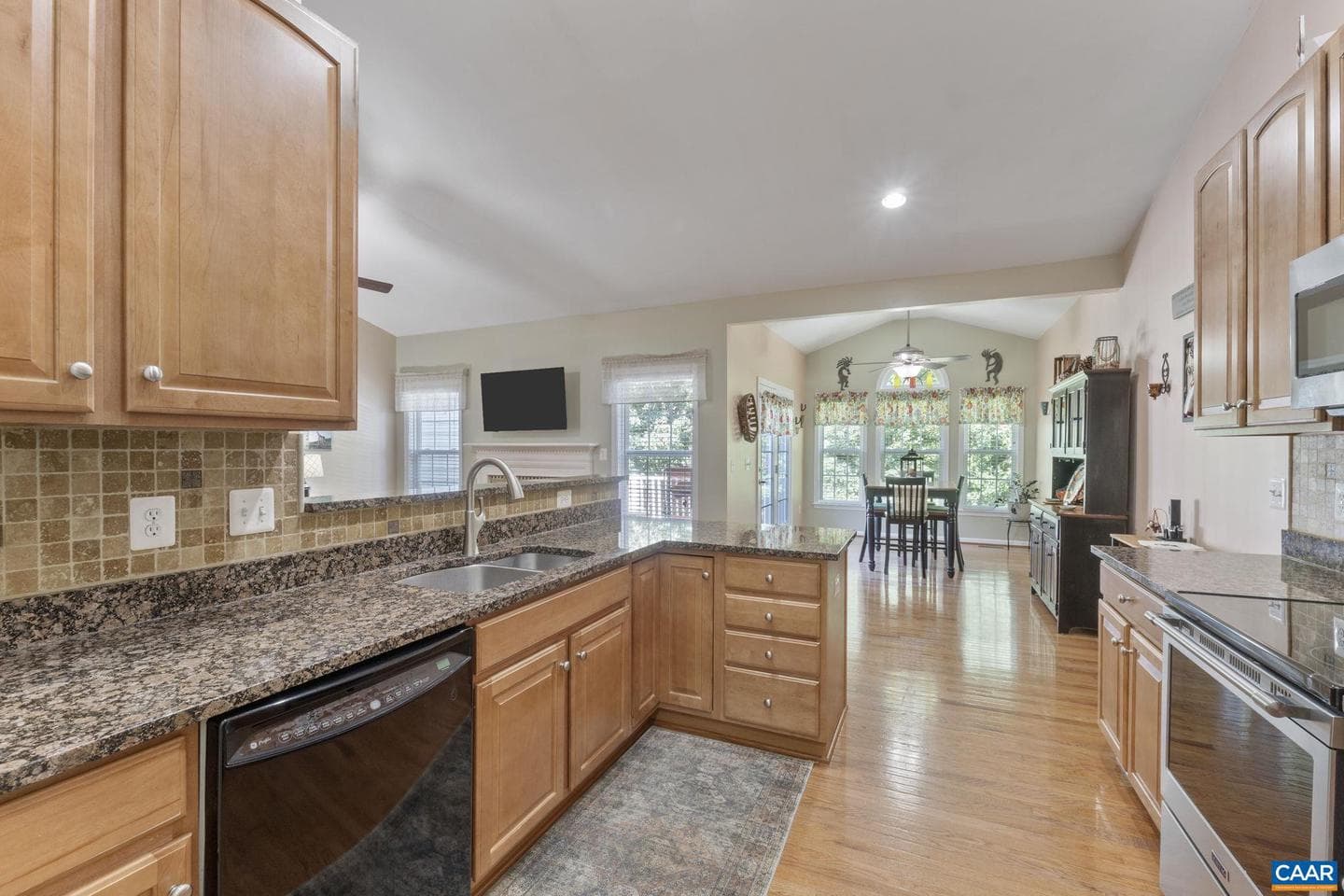 42 Lakeview Ct photo 6