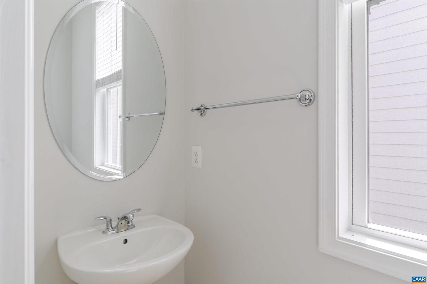 4752 Loyola Way photo 14