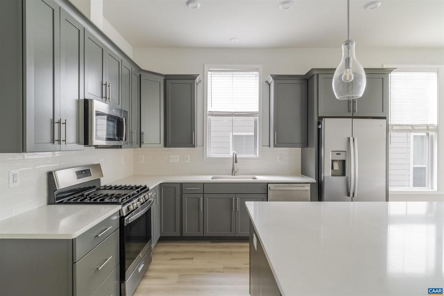 4752 Loyola Way photo 3