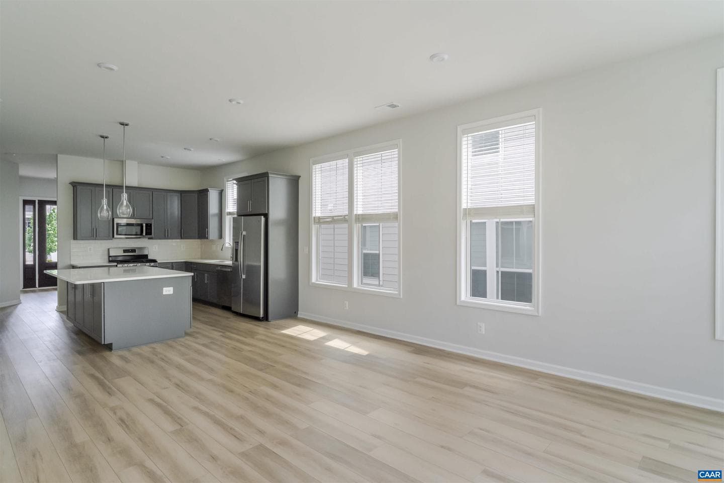 4752 Loyola Way photo 8