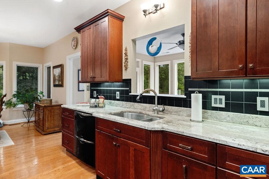 85 Waters Edge Ln photo 23