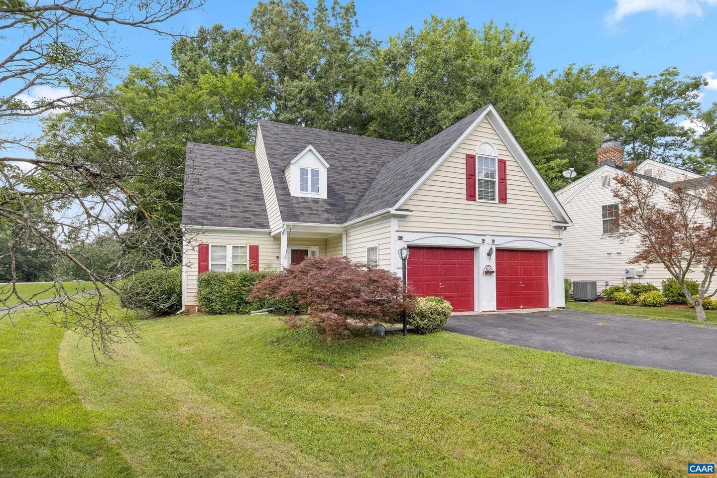 2040 Whispering Woods Dr photo 2