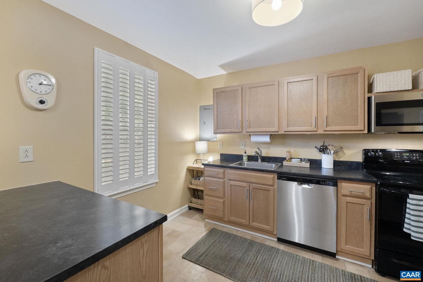 1504 Villa Ter #b photo 12