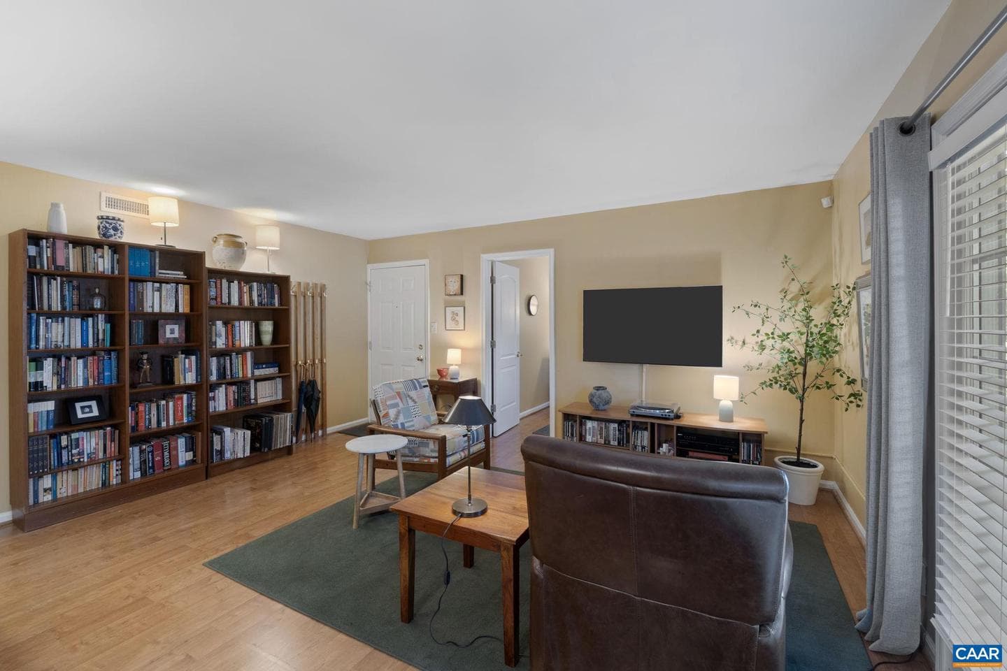 1504 Villa Ter #b photo 16