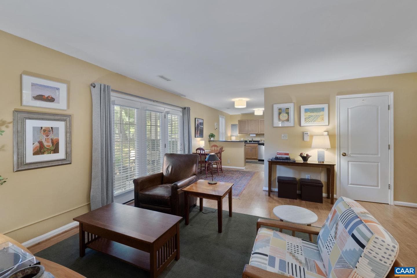 1504 Villa Ter #b photo 2