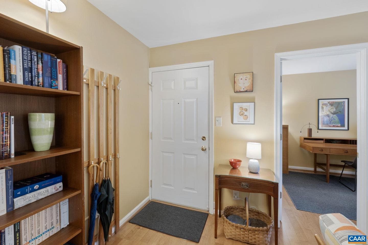 1504 Villa Ter #b photo 4