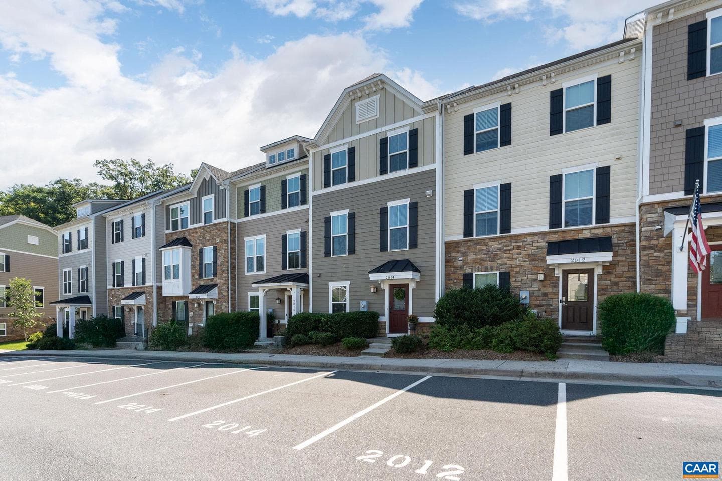 2014 Bethpage Ct photo 2
