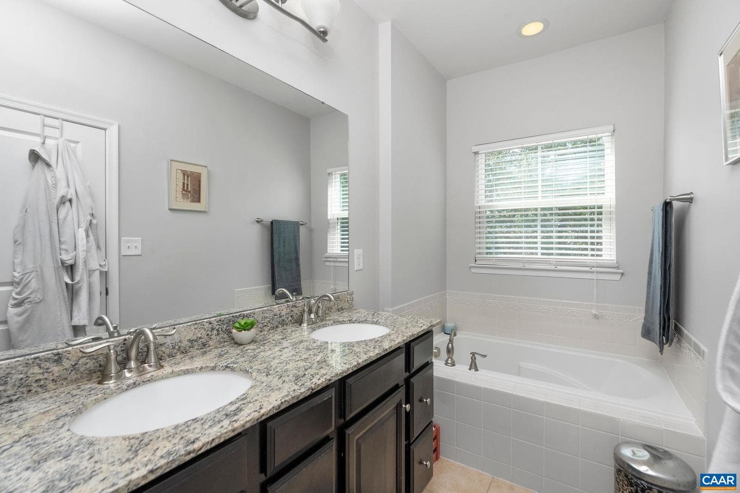 2014 Bethpage Ct photo 37