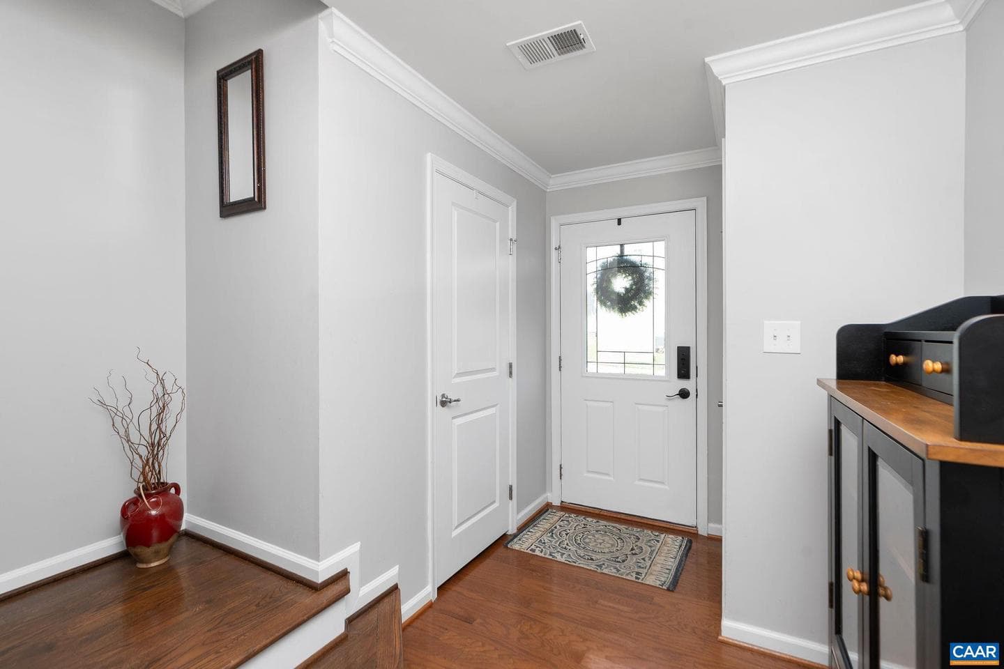 2014 Bethpage Ct photo 4